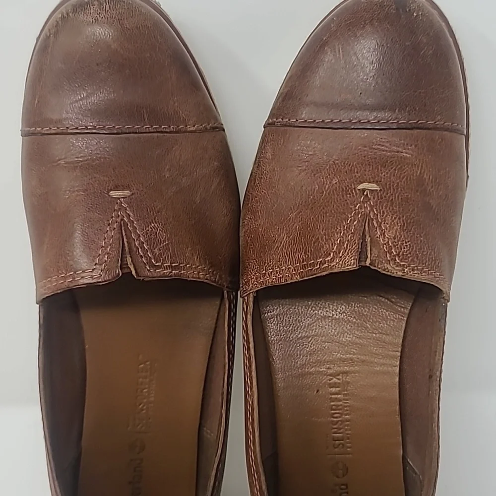 Timberland Brown Slip-On Flats with Cushioned Soles - Picture 5 of 9